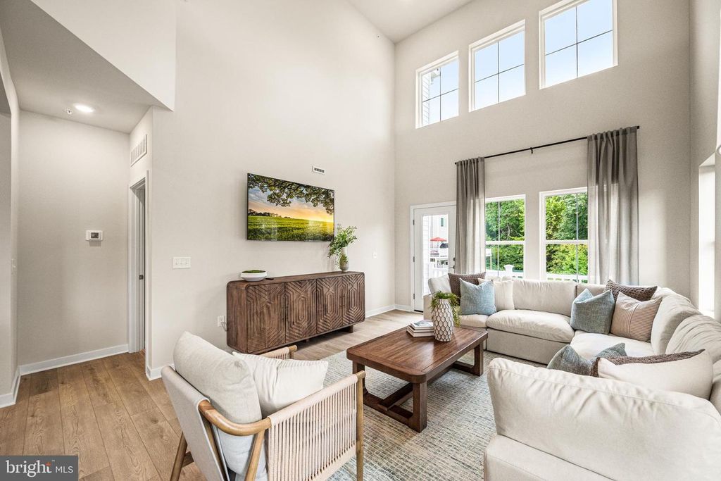 555 ARROWGRASS LN, New Castle, DE 19720