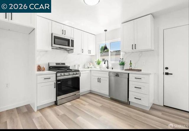 20 S Hillside Rd, Antioch, CA 94509