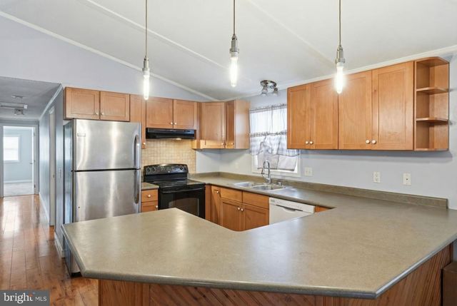 24 CEMETERY RD, North East, MD 21901