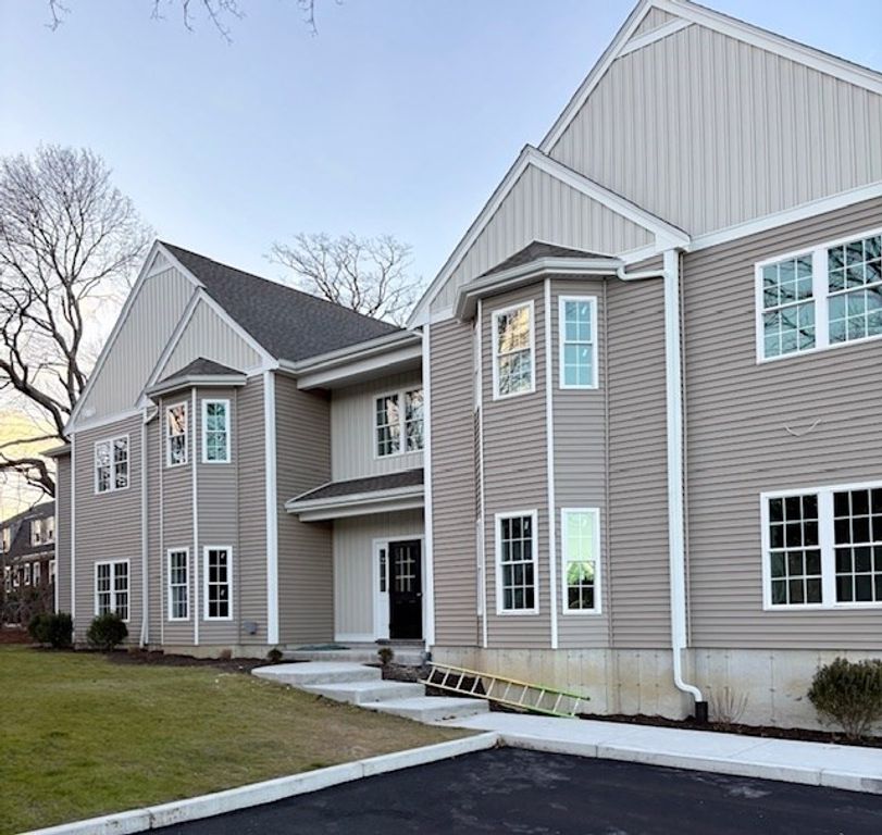 2 S Spooner St 4, Plymouth, MA 02360