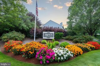 1211 ASPEN DR, Plainsboro, NJ 08536