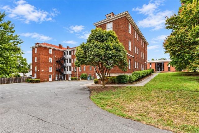 906 W Market Street B1, Greensboro, NC 27401