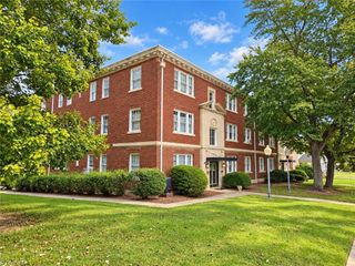 906 W Market Street B1, Greensboro, NC 27401