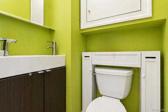 550 Cross Bay Boulevard, Broad Channel, NY 11693