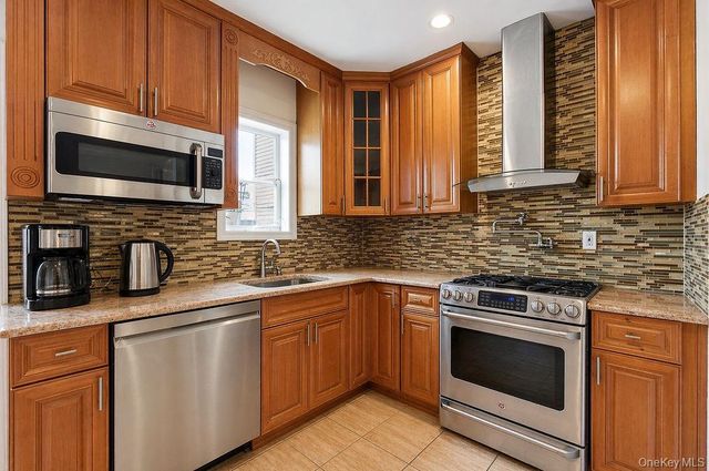 550 Cross Bay Boulevard, Broad Channel, NY 11693