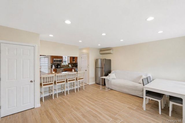 550 Cross Bay Boulevard, Broad Channel, NY 11693