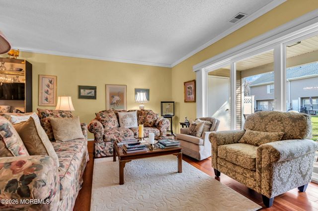 25 Steeple Chase Court, Tinton Falls, NJ 07724
