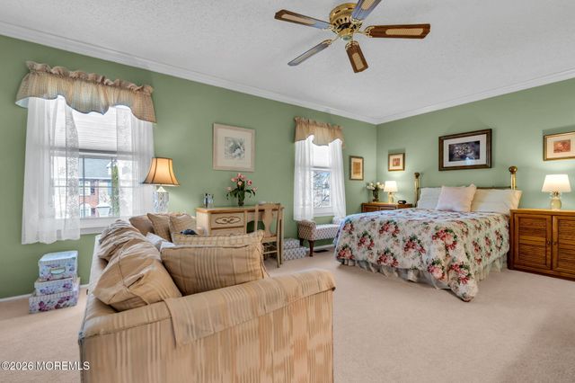 25 Steeple Chase Court, Tinton Falls, NJ 07724
