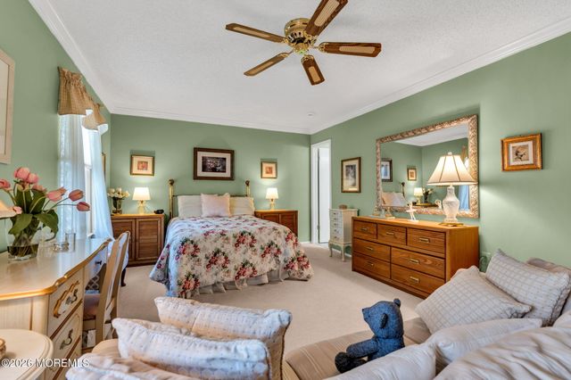 25 Steeple Chase Court, Tinton Falls, NJ 07724