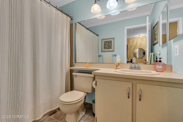 25 Steeple Chase Court, Tinton Falls, NJ 07724