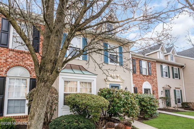 25 Steeple Chase Court, Tinton Falls, NJ 07724