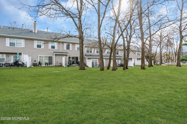 25 Steeple Chase Court, Tinton Falls, NJ 07724