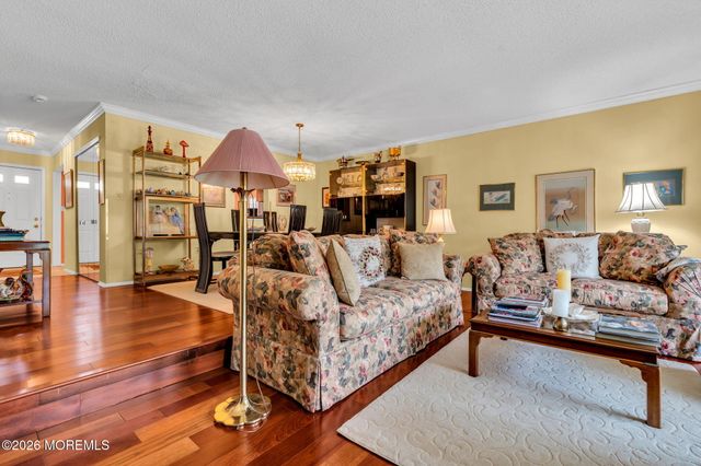 25 Steeple Chase Court, Tinton Falls, NJ 07724