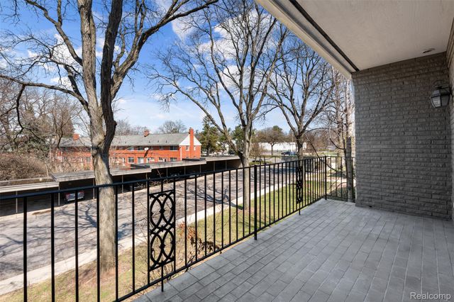 1113 N OLD WOODWARD Avenue 37, Birmingham, MI 48009