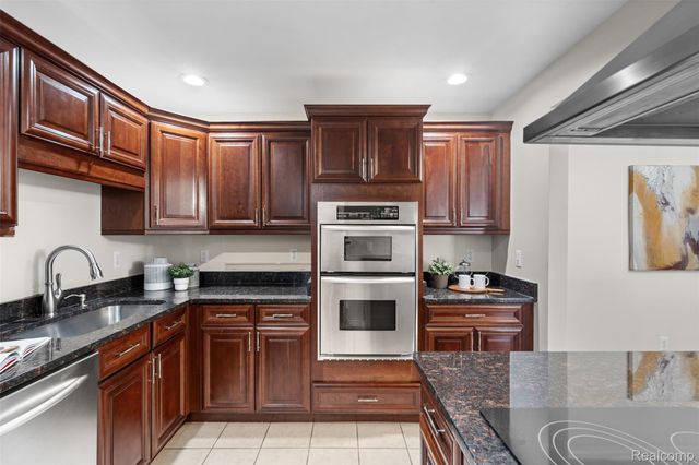 1113 N OLD WOODWARD Avenue 37, Birmingham, MI 48009
