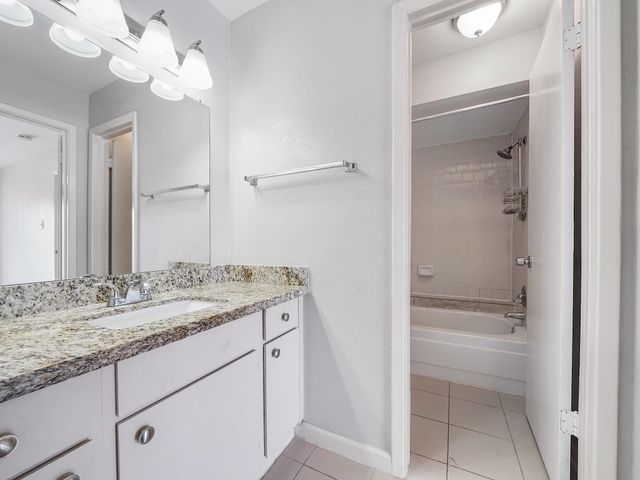 6633 W Airport Boulevard 1106, Houston, TX 77035