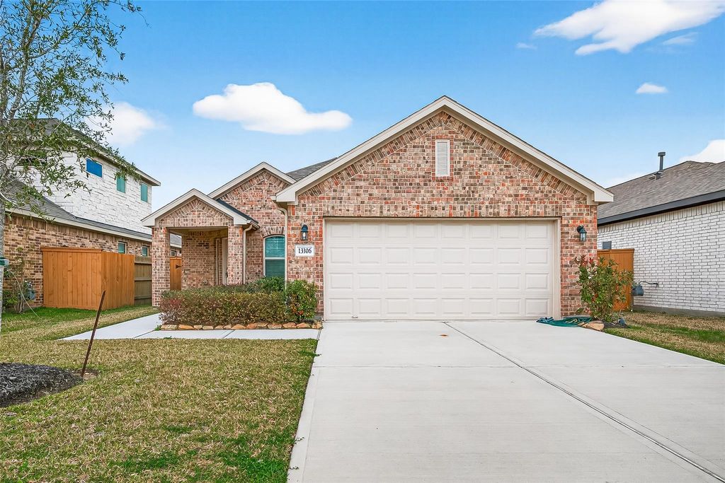 13306 Dalvay Beach Drive, Texas City, TX 77568