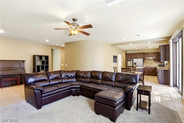 39 Perennial Border Court, Las Vegas, NV 89148