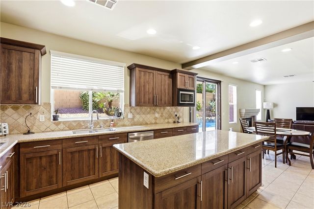 39 Perennial Border Court, Las Vegas, NV 89148