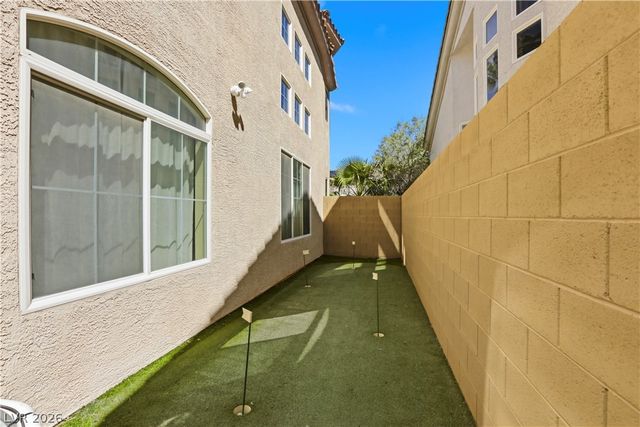 39 Perennial Border Court, Las Vegas, NV 89148