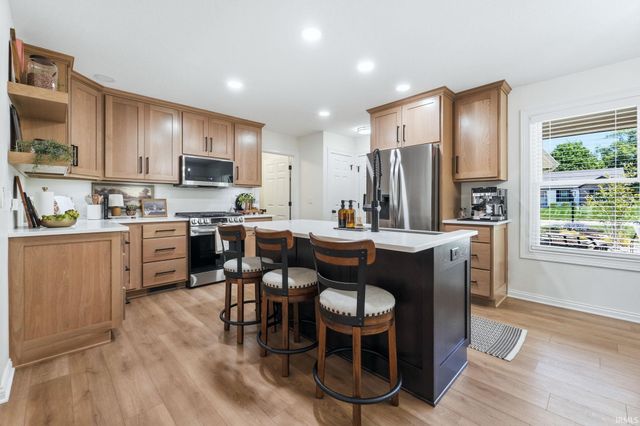 16217 Fleetwood Court, Huntertown, IN 46748