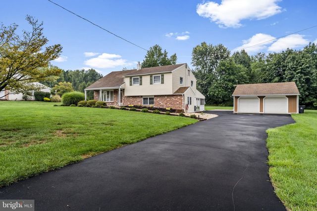 55 BROOK DR, Southampton, PA 18966