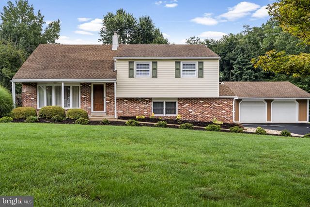 55 BROOK DR, Southampton, PA 18966