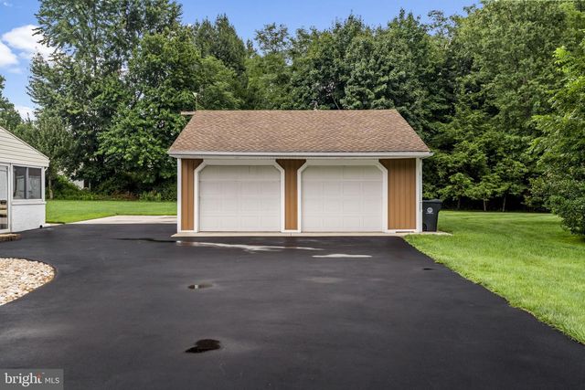 55 BROOK DR, Southampton, PA 18966