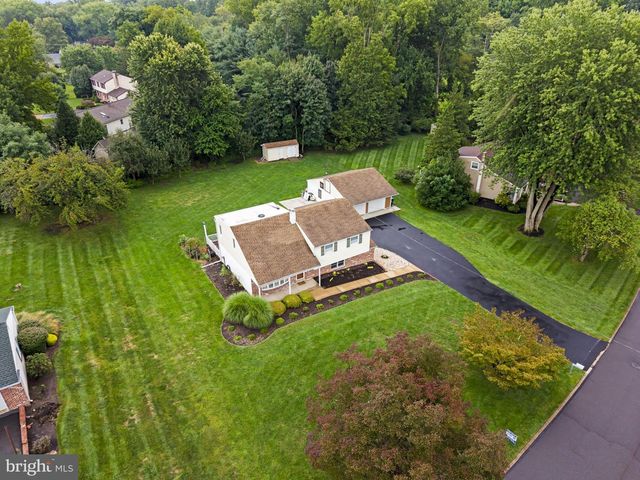 55 BROOK DR, Southampton, PA 18966
