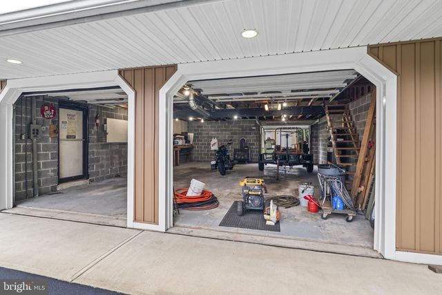 55 BROOK DR, Southampton, PA 18966