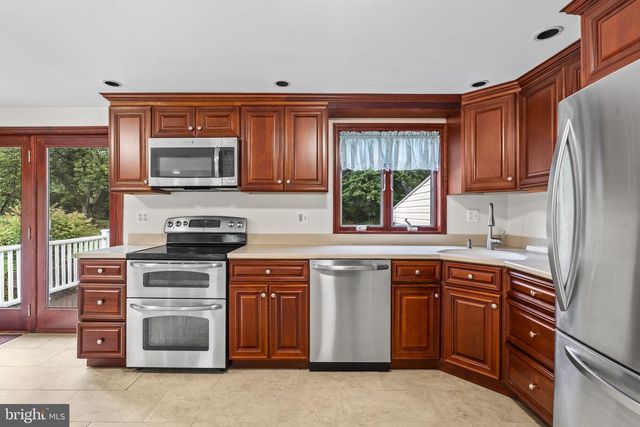 55 BROOK DR, Southampton, PA 18966
