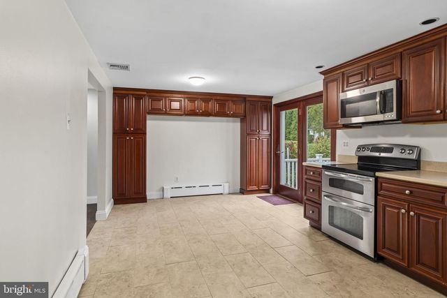 55 BROOK DR, Southampton, PA 18966