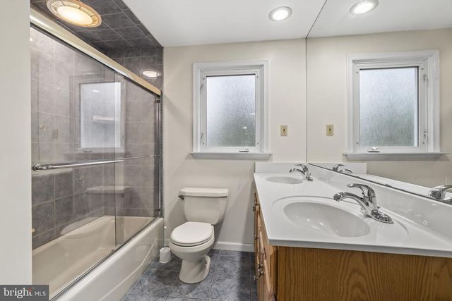 55 BROOK DR, Southampton, PA 18966