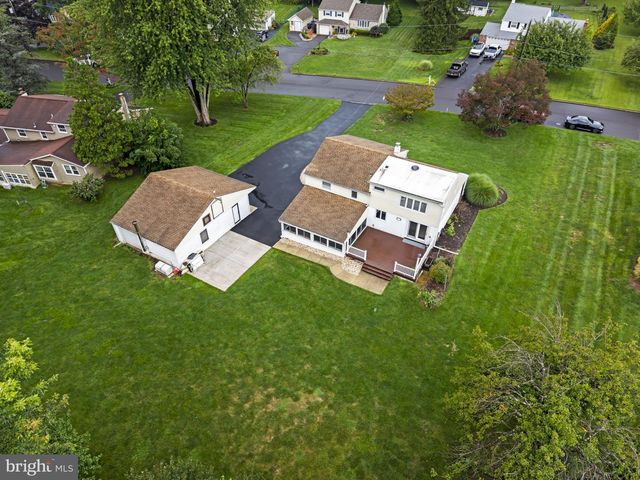 55 BROOK DR, Southampton, PA 18966