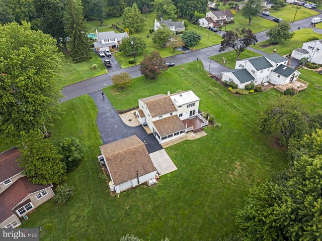 55 BROOK DR, Southampton, PA 18966