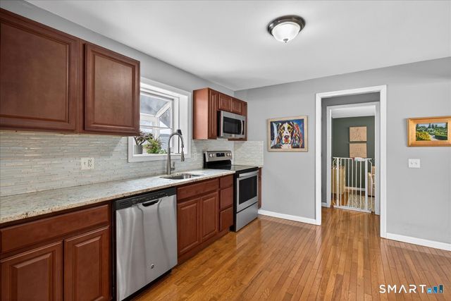 61 Reyna Road, Hamden, CT 06514