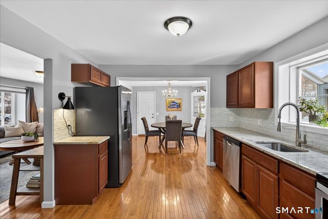 61 Reyna Road, Hamden, CT 06514