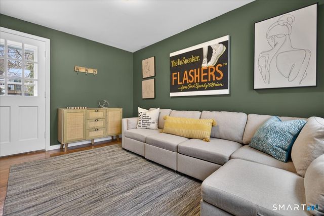 61 Reyna Road, Hamden, CT 06514