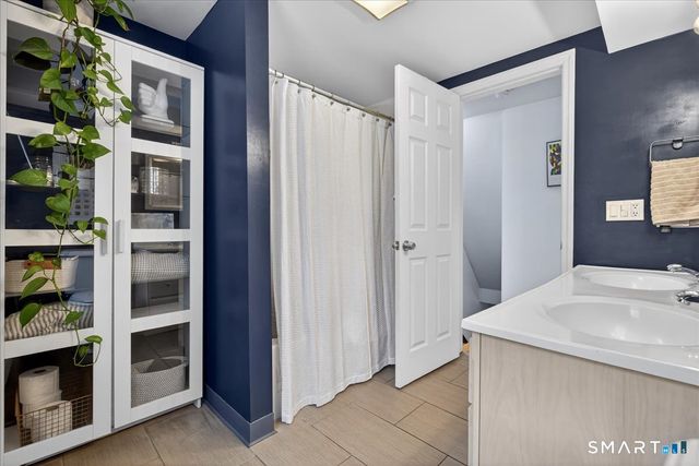 61 Reyna Road, Hamden, CT 06514