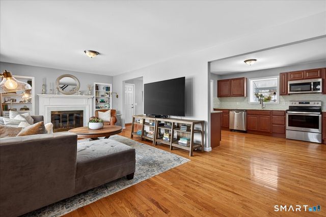 61 Reyna Road, Hamden, CT 06514