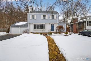 61 Reyna Road, Hamden, CT 06514