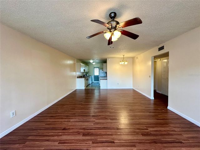 343 E ROSEWOOD LANE 343, Tavares, FL 32778