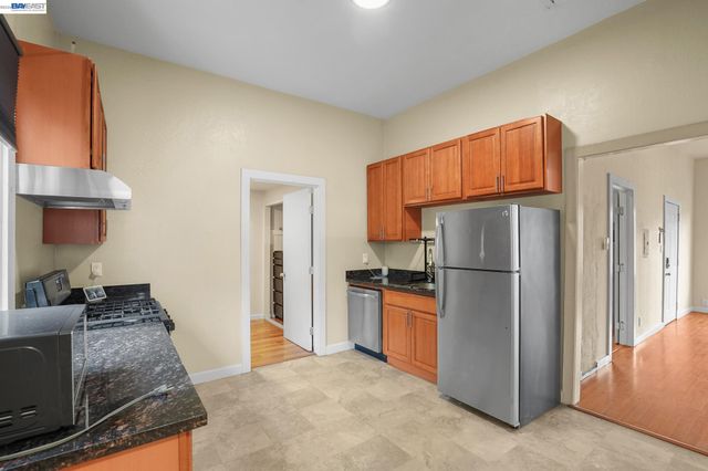 502 Lewis St, Oakland, CA 94607