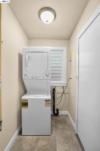 502 Lewis St, Oakland, CA 94607
