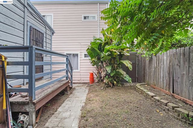 502 Lewis St, Oakland, CA 94607