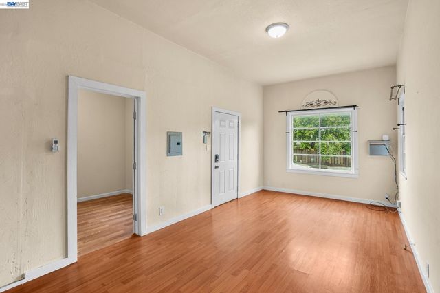 502 Lewis St, Oakland, CA 94607