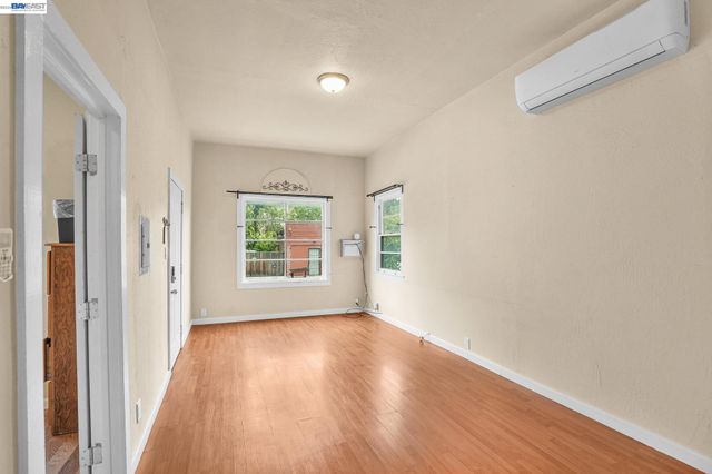 502 Lewis St, Oakland, CA 94607