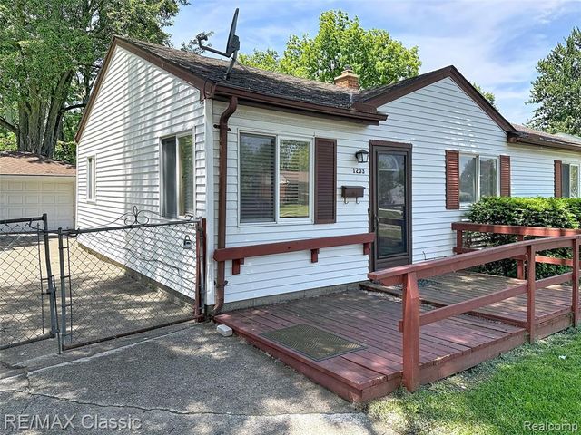 1203 Gilman Street, Garden City, MI 48135