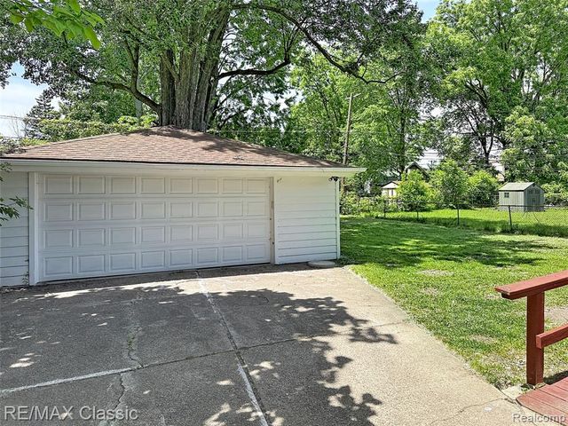 1203 Gilman Street, Garden City, MI 48135