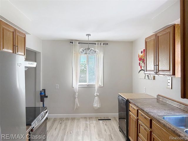 1203 Gilman Street, Garden City, MI 48135